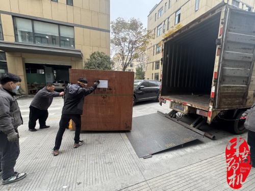 中南藥機(jī)：2025年發(fā)貨半自動(dòng)膠囊填充機(jī)至重慶科技大學(xué)